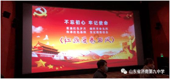 救援白色小猫