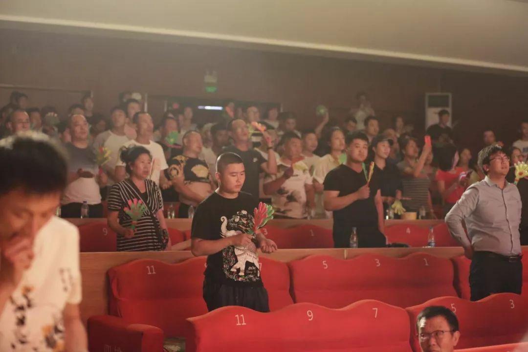“新世纪”绽放办学“英”姿
